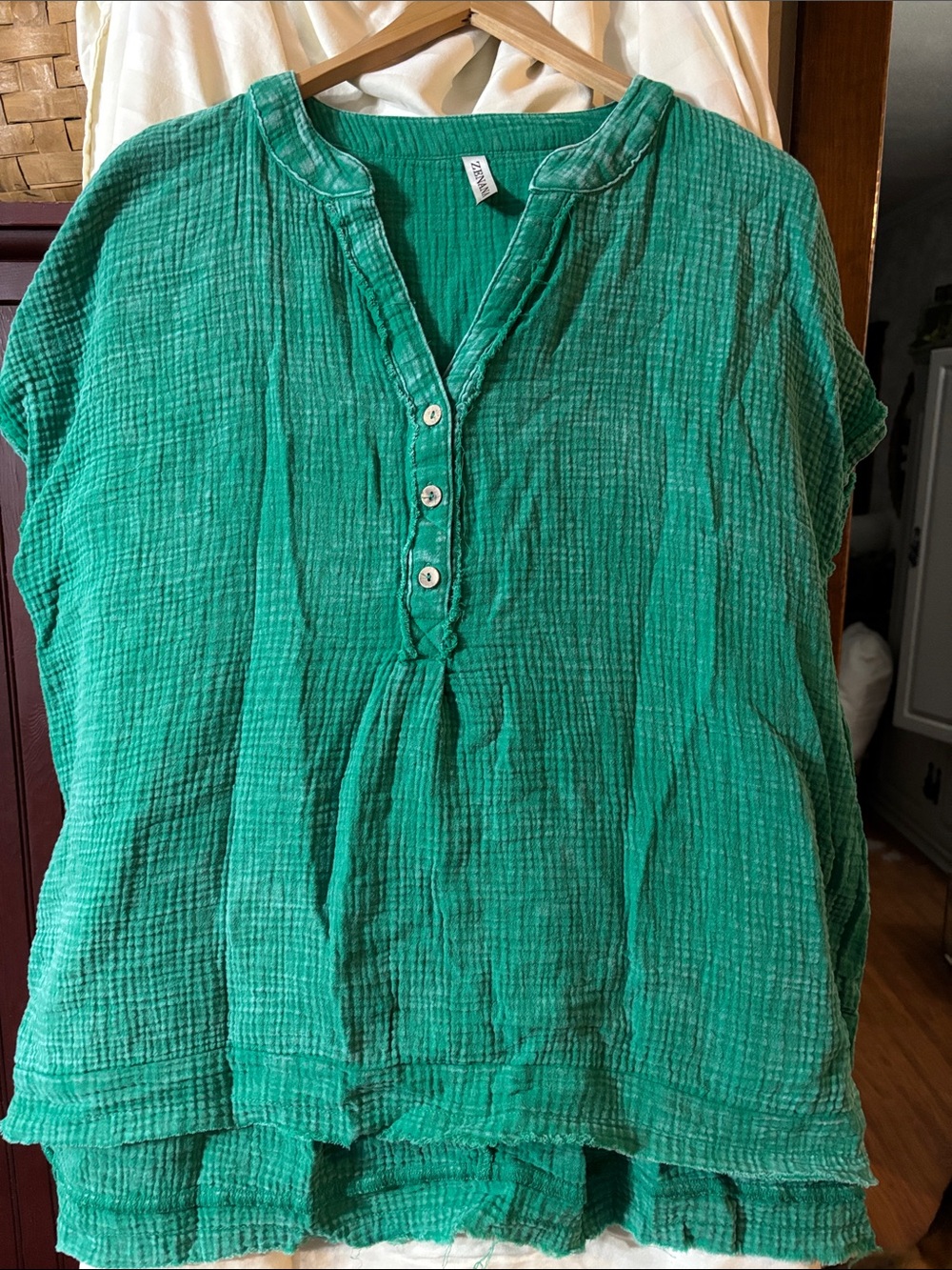 Zenana Outfitters Emerald Green Button Henley Short Sleeve Tunic